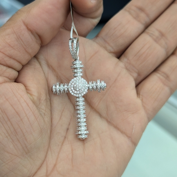 925 Sterling Silver Moissanite Diamond Cross Pendant